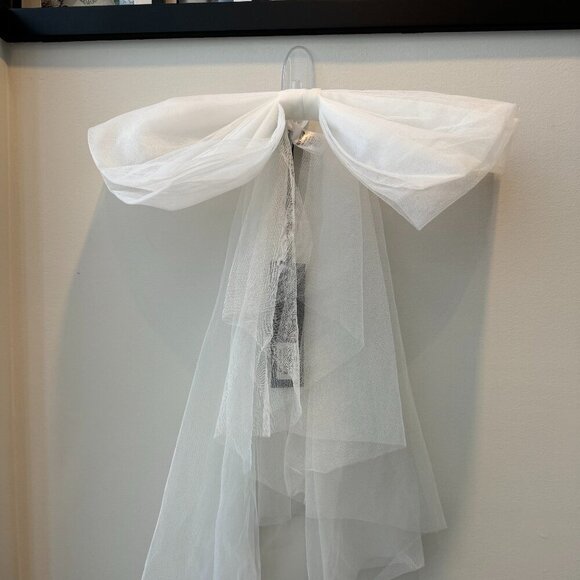 White Tulle Bridal Bow - Picture 2 of 2